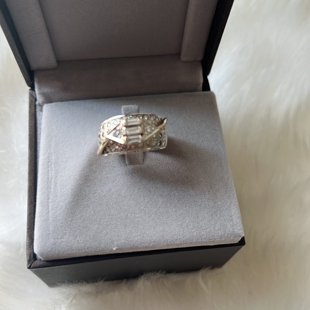 Beautiful Diamond 💍 Ring - Picture 6 of 12